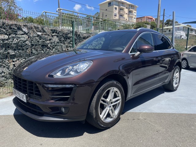 PORSCHE MACAN