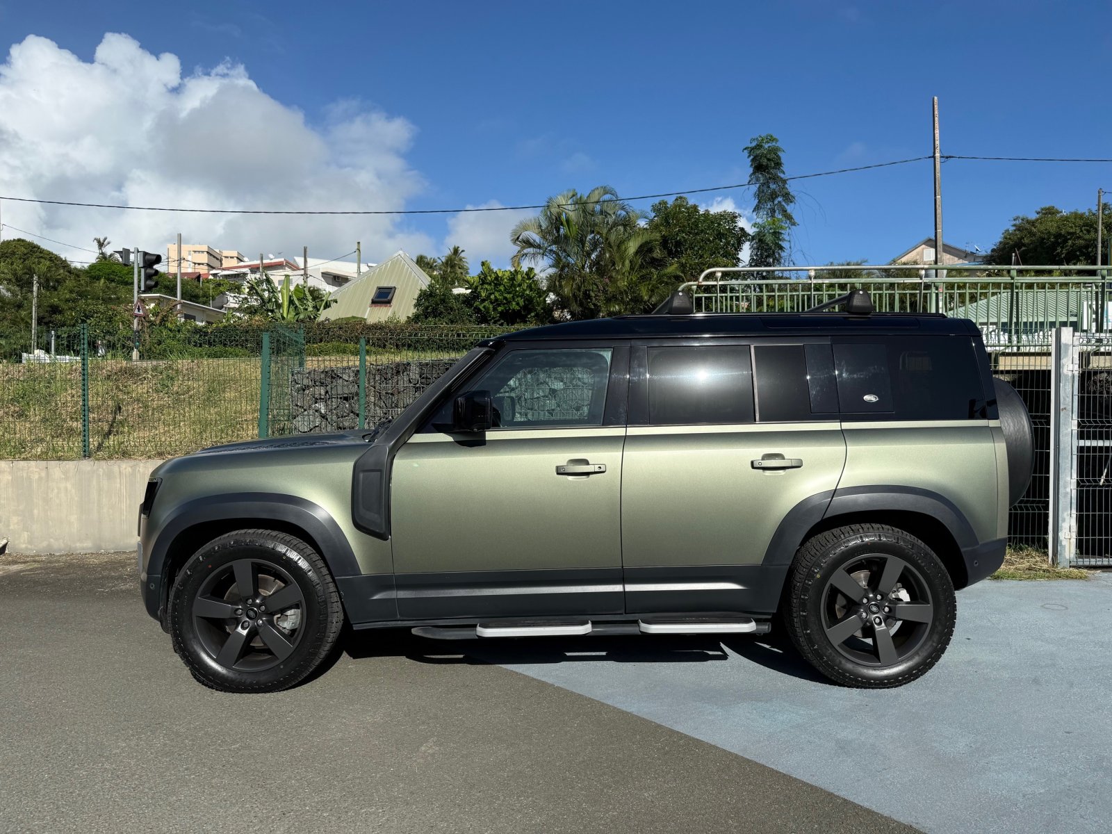 LAND ROVER DEFENDER 110 S 2.0L ESS 300 CH BVA8 4X4 d'occasion, photo 2