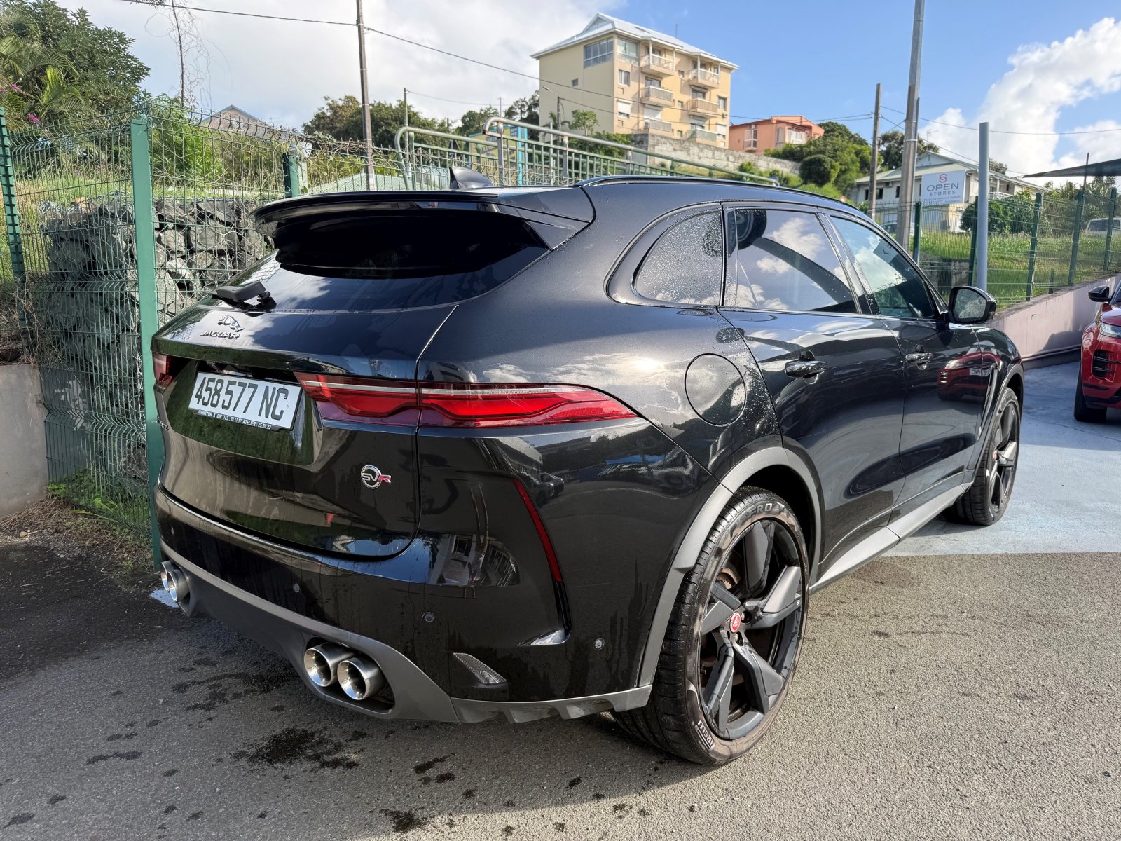 JAGUAR F-PACE SVR 5.0L V8 ESS 550 CH BVA 4X4 d'occasion, photo 3