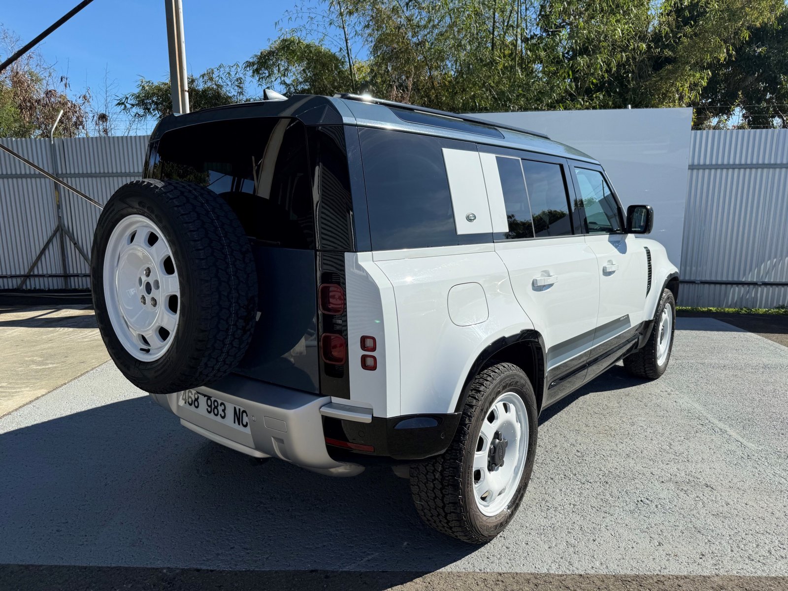 LAND ROVER DEFENDER 110 S MHEV BVA 3.0L DIESEL 300 CH d'occasion, photo 3